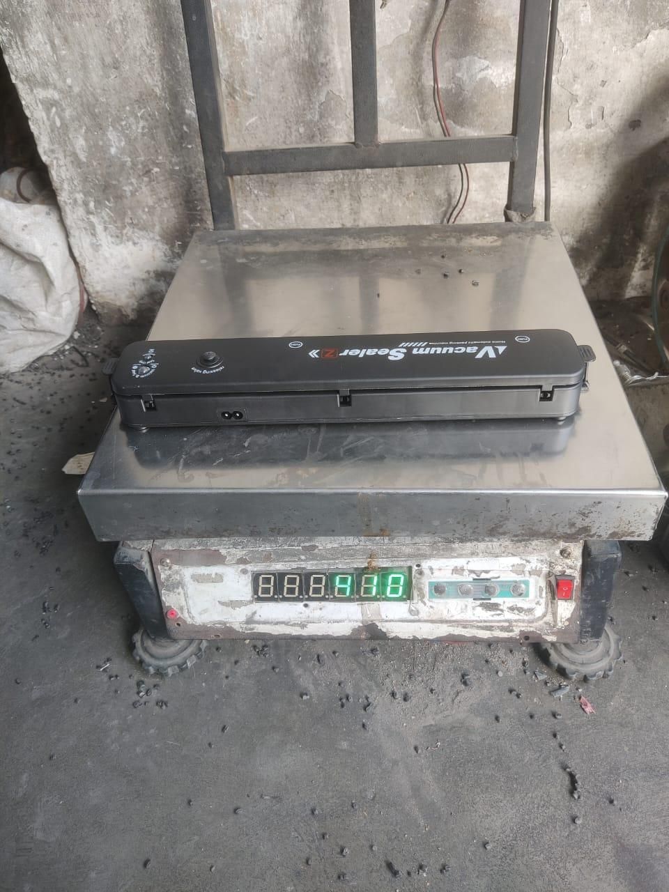 Portable Multi-functional Food Vacuum Sealer – Compact, Powerful & Easy to Use (Black, Aluminum)